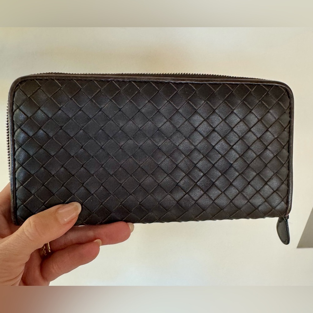 Authentic Bottega Veneta Zip Around Wallet - Picture 2 of 13